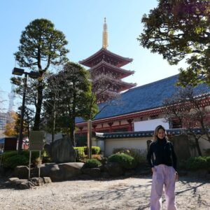 Altaír Jarabo Instagram - Último día en Tokyo! 🇯🇵 🗻. Después de ver palacios, templos y la ciudad ultra moderna , no lo puedo evitar. Mis partes favoritas siempre han sido y serán los jardines ! Visite los que fueron del emperador , los que fueron del shogun y realmente me hicieron feliz . 
Ver el monte Fuji desde el Shinkanshen a más de 200km/hr fue lindo también.