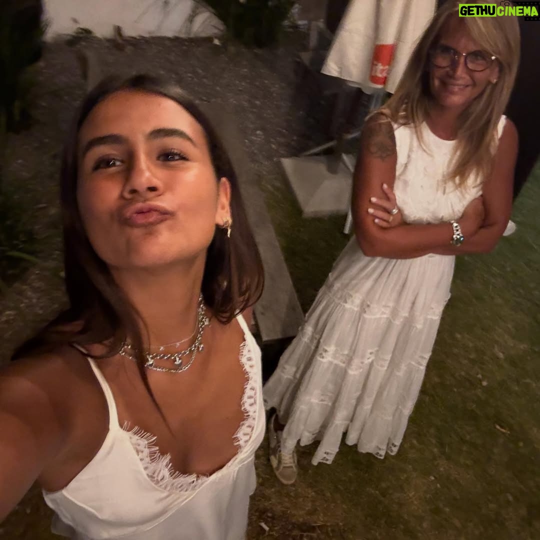 Amalia Granata - 11.2K Likes - FELIZ AÑO NUEVO 🥂🍾❤️