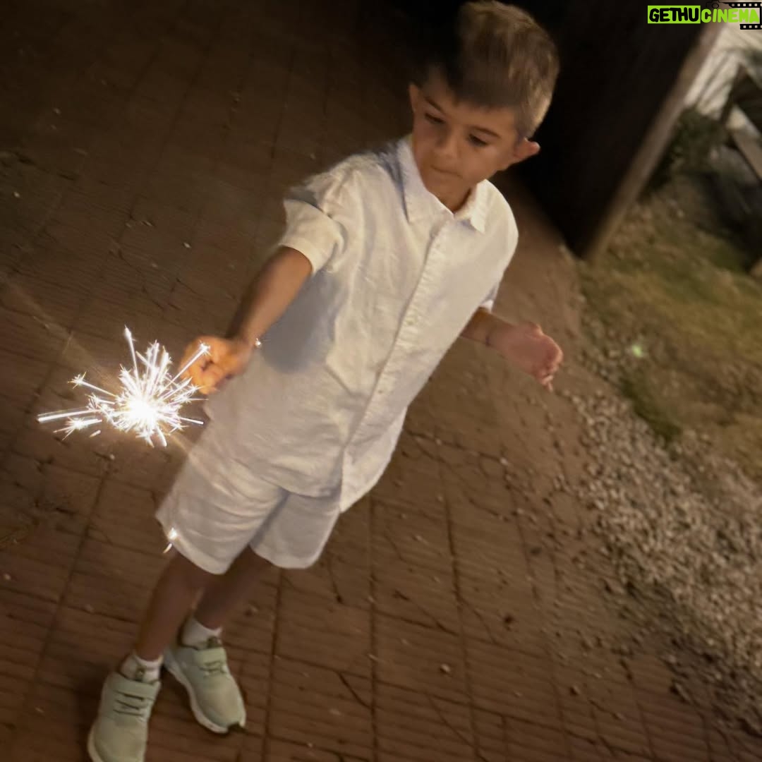 Amalia Granata - 11.2K Likes - FELIZ AÑO NUEVO 🥂🍾❤️