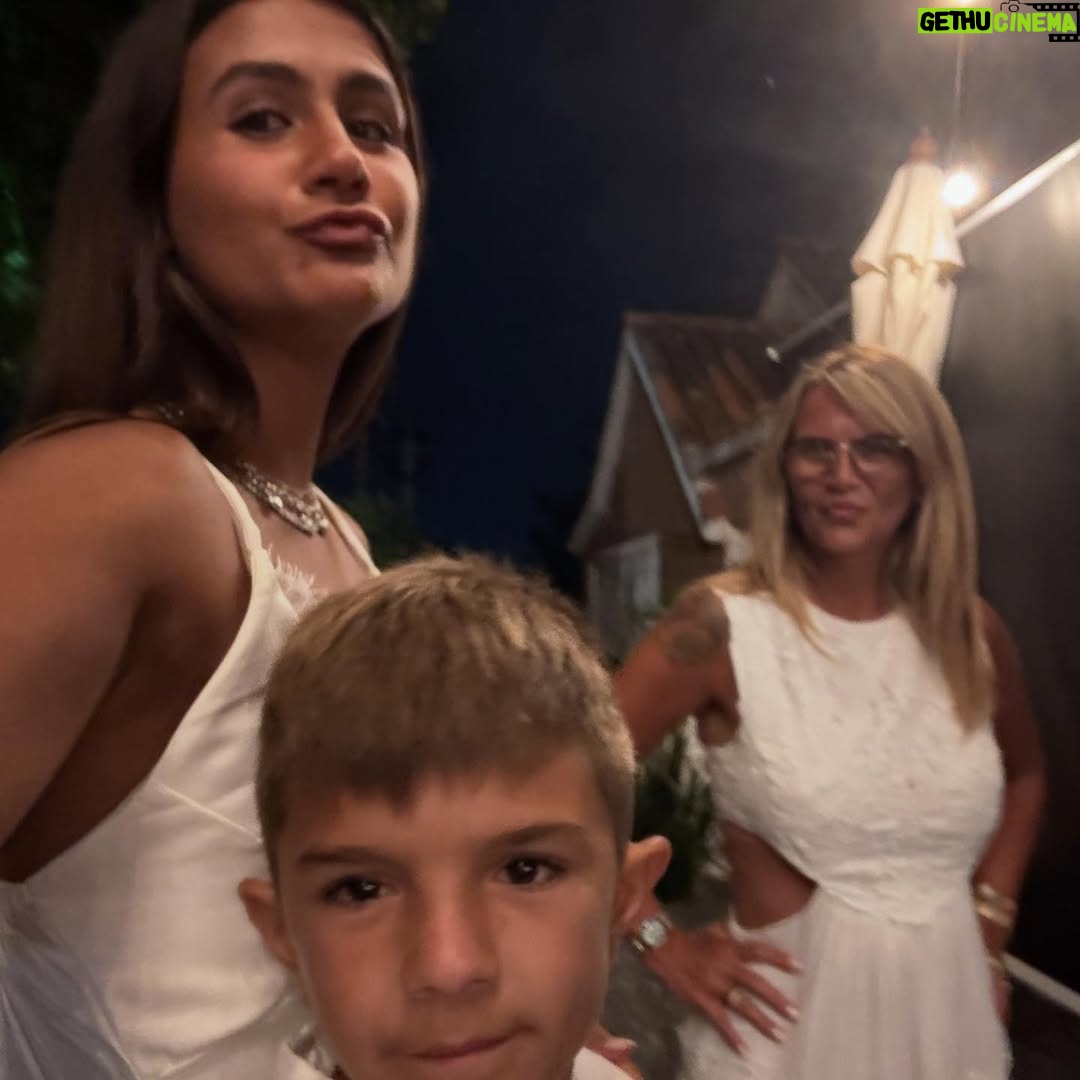 Amalia Granata - 11.2K Likes - FELIZ AÑO NUEVO 🥂🍾❤️