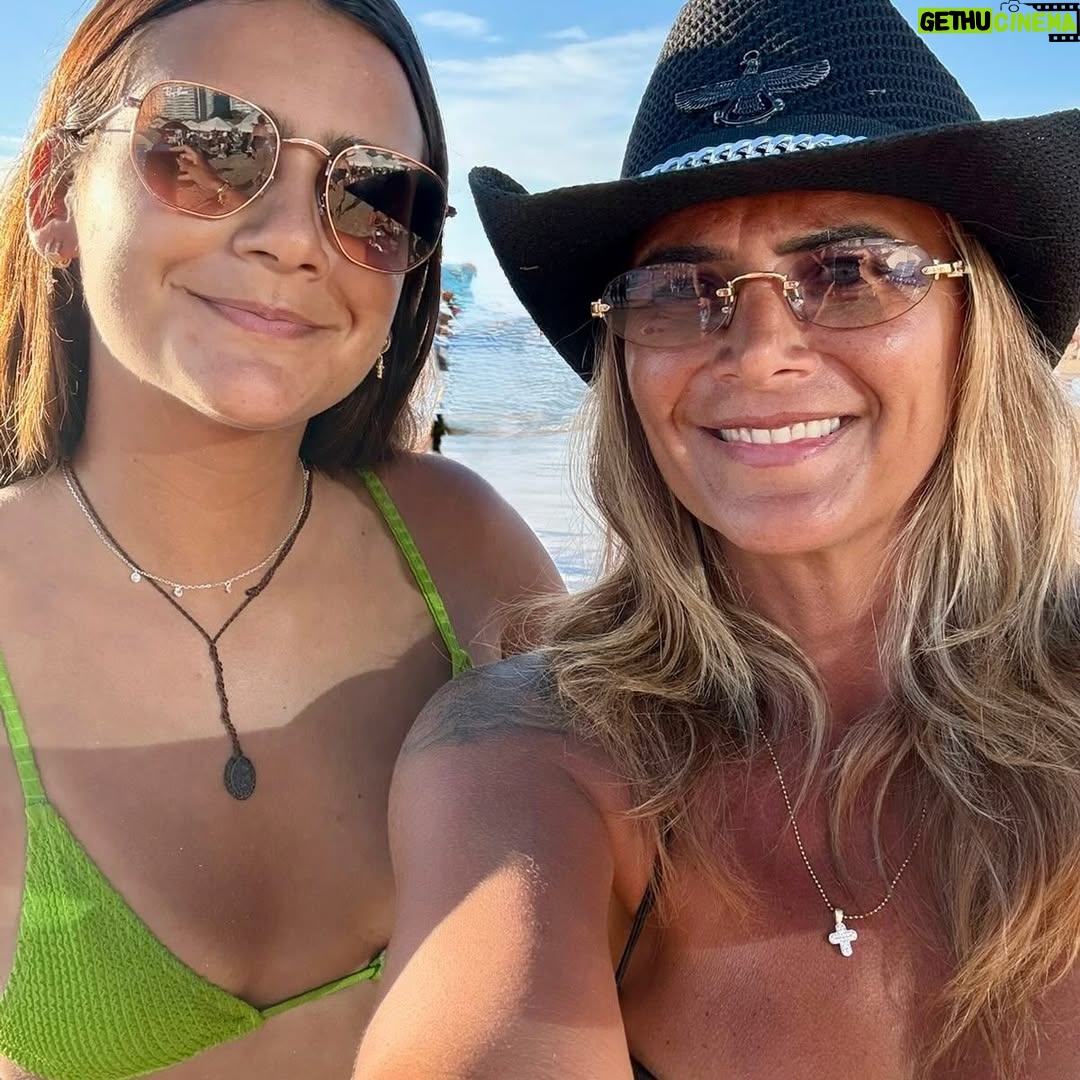 Amalia Granata - 11.7K Likes - Hermosas vacaciones en familia ❤️