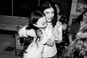 Amalia Yoo Instagram - 🩵🩵🩵🩵🩵 @lorde