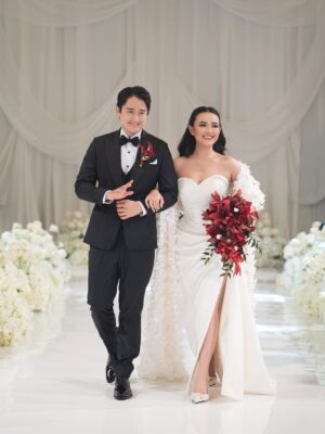 Amanda Manopo Instagram - Akan ku upload terus yg ciuman