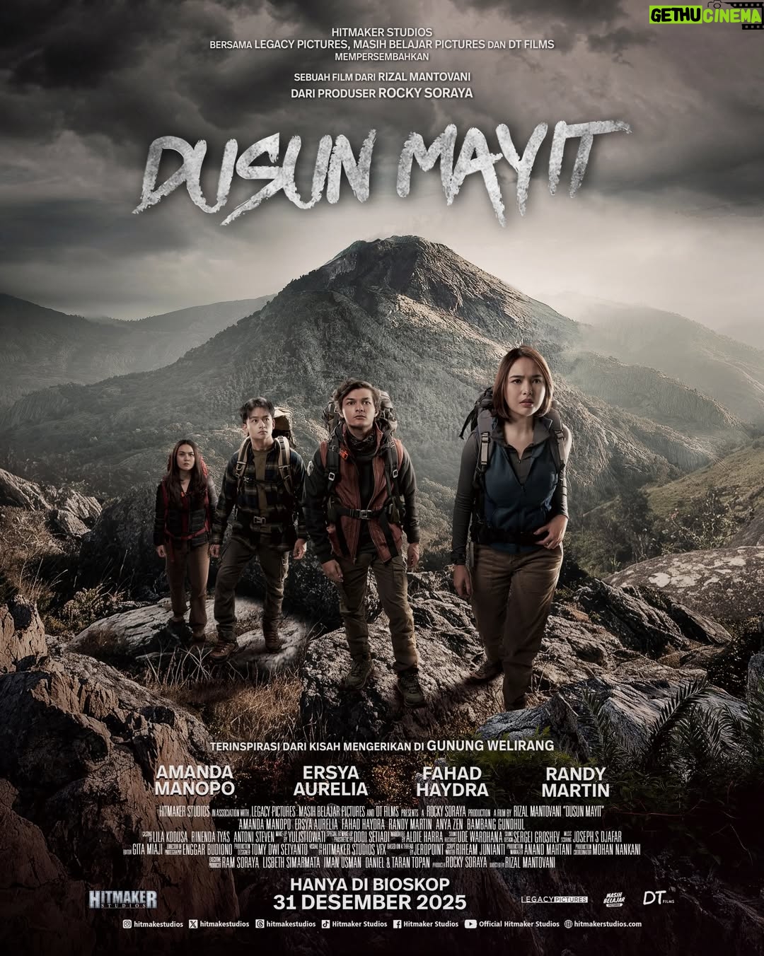 Amanda Manopo - 43.9K Likes - Official Poster Dusun Mayit 

Bermula dari pendakian keempat mahasiswa yang ingin melihat pesona keindahan alam yang dimiliki oleh Gunung Welirang dan kaya akan keberagaman ekosistem di kawasan sekitar.

Namun siapa sangka di balik keindahan yang dimiliki, ternyata Welirang menyimpan banyak misteri tersendiri. Sanggupkah Yuni, Nita, Aryo dan Raka menaklukkan Gunung Welirang?

Nantikan Dusun Mayit di bioskop mulai 31 Desember 2025

#DusunMayit #FilmDusunMayit #HitmakerStudios