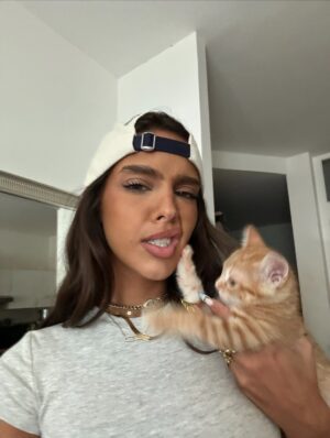 Amandine Valles Instagram - a bit of everything and nothing 🙃 @fashionnova 

🩵Top : Chevrolet Cropped Top - Charcoal 
🩵Short : Aleksa Pleated Non Stretch Denim Jorts - Light Wash

#collaborationcommerciale