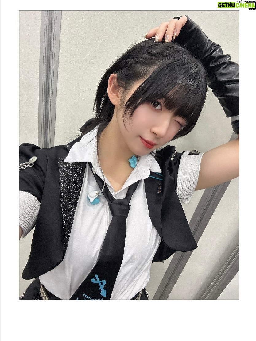Amane Shindo - 10.1K Likes - 5th Live Tour ～4Pair Power Spread!!!!～＜スリーズブーケ presents Clover Stage＞ありがとうございました🪷

大好きで大切な仲間達と蓮ノ空のこと好き好きクラブの皆様と過ごすツアー、この世で1番綺麗で素敵な花束でした💐

練習終わりにメンバーで牛丼食べに行ったり、ダンスや歌詞を何度も皆で確認して共有して…練習から本番まで蓮ノ空のみんなと過ごす毎日が本当に楽しくて、その楽しい雰囲気がライブでもパフォーマンス等で皆さんに伝わってたら嬉しいです💚
“青春”してるなぁ(*´ `*)💭

実は、Edel Note の時計が神奈川公演から突然動き始めてね…『今この瞬間』を生きてる事を物凄く実感しました⏱‪𓈒𓏸

ツアー4都市、夢のような大きなステージや大好きな地元でライブが出来て素敵な思い出になりました。
一緒にツアー駆け抜けてくれて本当にありがとうございます！！

これからも“スクールアイドル 桂城 泉”をお届けいたします🪷
引き続き応援よろしく頼むよ😉💚

Edel Note 桂城 泉 役 進藤あまね🪶
 #蓮ノ空 #lovelive  #ねすぐらむ
