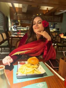 Actress Amar Khan HD Photos and Wallpapers January 2026