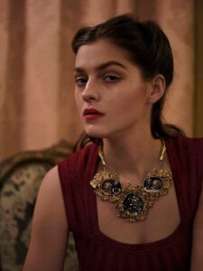 Actress Amber Anderson HD Photos and Wallpapers October 2025