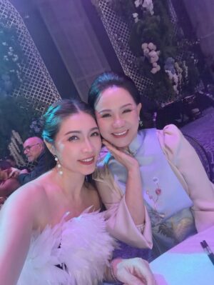 Amber Chia Instagram - Happy 70th Birthday to our Malaysia Hair Legend, Datin @winnieloomh 🌟
I still remember meeting you when I was just 17. You were the one who believed in me and said yes at my very first hair show casting. That moment changed my journey.
I can’t believe we have known each other for 26 years now. Through all these years, you’ve always been so humble, kind, and radiant, with that beautiful smile we all love.
So happy to be catching up with so many old friends on this special night ❤️
Thank you for being part of my journey. You are truly an inspiration — still stunning, still gorgeous, aging so gracefully ✨
We love you, Datin Winnie ❤️
Happy Birthday🎂