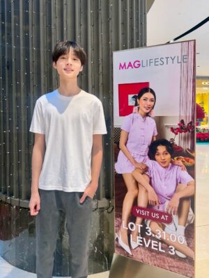 Amber Chia Instagram - 非常荣幸可以与我的 小男友 一起,为 @maglifestyleofficial CNY 2026「樱春花开」 走秀 🌸 这绝对是我走过 最开心、最幸福的一场 MAGlifestyle show,哈哈 ❤️
再次感恩 @shiauley19 和 @yenleewong 的邀请与信任。也恭喜 MAGlifestyle × @rsvpclothing_ CNY 2026 新系列 以及活动圆满完成,
真的太漂亮了💖
@janetleemusic 你的歌声太好听🥰🎶
Honored to be both the opening and closing show model, walking together with my little boyfriend @ashtonwongjw for the #MAGLifestyle Sakura Bloom Lunar 2026 Collection Show 🌸
Congratulations to Yan & Shiauey on such a beautiful collection — we are absolutely in love with it. Can’t wait to wear this for CNY 2026! 😍
