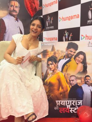 Ambika Vani Instagram - Prayagraj Ki Love Story is now streaming on Hungama OTT ❤️
Grateful beyond words to the Director @arvindbabbal sir, @hungamaott , the casting team @shraddhasohancasting and the entire cast & crew for their incredible support, trust, and hard work.
This journey would not have been possible without each one of you. Special thanks to @sanjeev5451 for introducing me to @shraddhasohancasting
Watch me as Sonia Shukla in Prayagraj Ki Love Story now, exclusively on @hungamaott ❤️
#prayagrajkilovestory #prayagraj #webseries #ambikavani #grateful