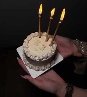 Ambre Abadia Instagram - 23 years✨🥂