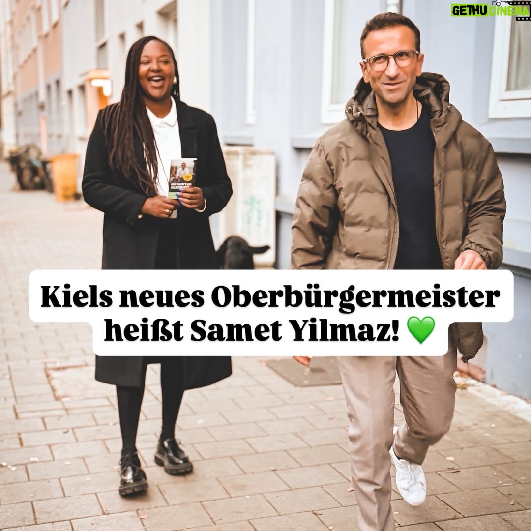 Aminata Touré - 16.6K Likes - KIEL IST GRÜN! 🍀💚 Ich kann‘s gar nicht glauben! Was für ein großartiger Tag!! Der erste grüne Oberbürgermeister!! 

@samet.yilmaz.kiel du hast nen hammerharten Wahlkampf hinter dir, hast dich wacker geschlagen, bist immer positiv geblieben, hast weitergemacht und Menschen überzeugt mit grüner Politik! Ich freue mich aus tiefstem Herzen, dass du nun Oberbürgermeister in der Landeshauptstadt bist! 

Danke, danke, danke an alle Kieler*innen für eure Stimmen!! 🙏🏾💚
Danke auch an @voltkiel_ für die Unterstützung!!

*kleiner Tippfehler „neuer“ Oberbürgermeister! Entschuldigung! Ich war sehr aufgeregt!!!!