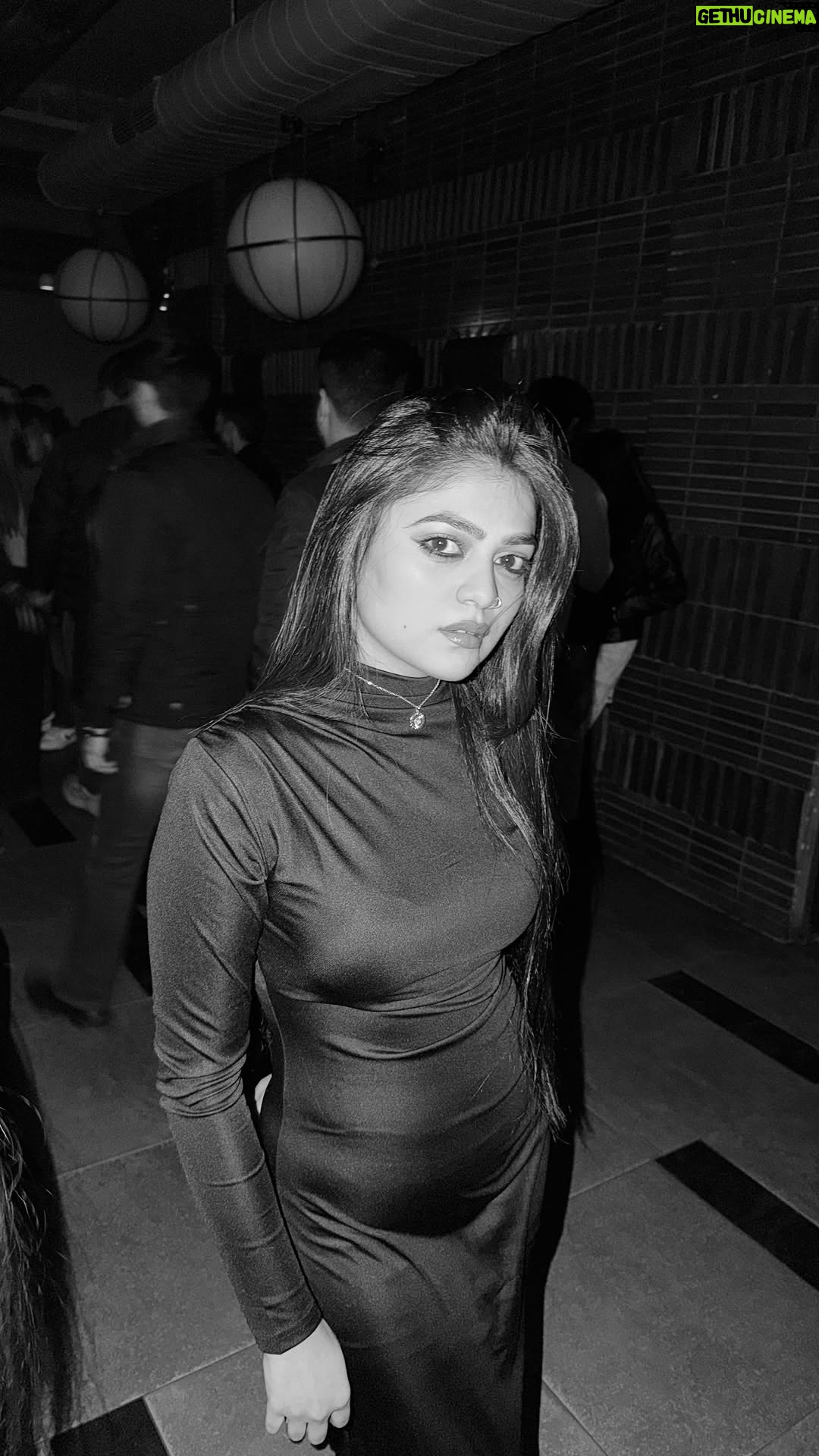 Amisha - 13K Likes - Ab chlo jaldi tum 👠😏 @__amisha17