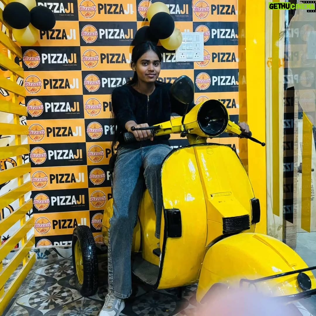 Amita Devi - 274 Likes - Tu agr meri.......❤️
.
.
.
.
.
#viral #trending #new#post #amufam #instafam #explore #post