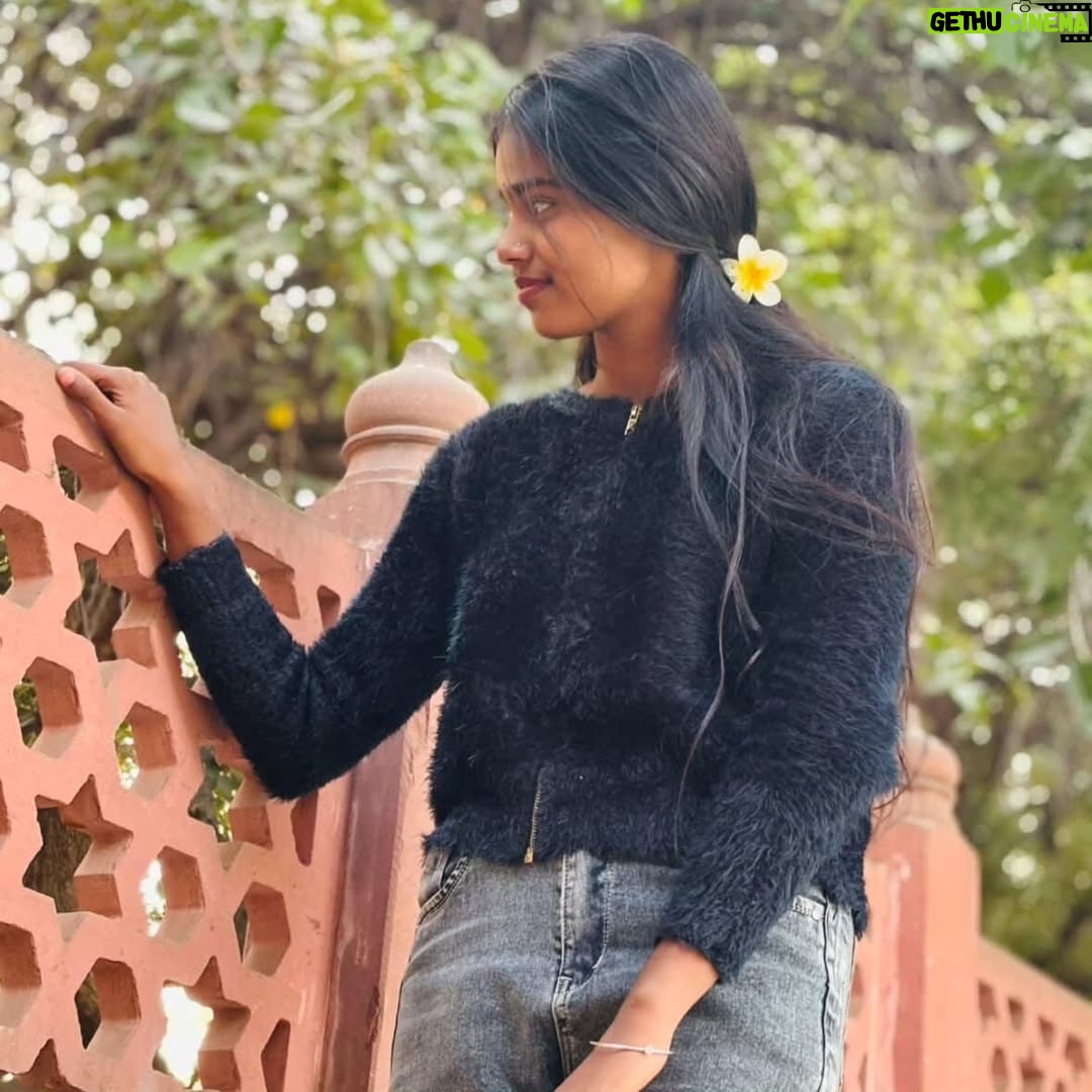 Amita Devi - 274 Likes - Tu agr meri.......❤️
.
.
.
.
.
#viral #trending #new#post #amufam #instafam #explore #post