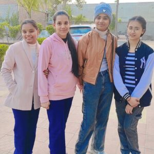 Amita Devi Instagram - Mati with friends,👀✨❤️
.
.
.
.

#viral #trending #song #new#post