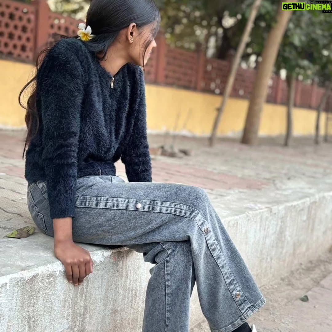 Amita Devi - 274 Likes - Tu agr meri.......❤️
.
.
.
.
.
#viral #trending #new#post #amufam #instafam #explore #post