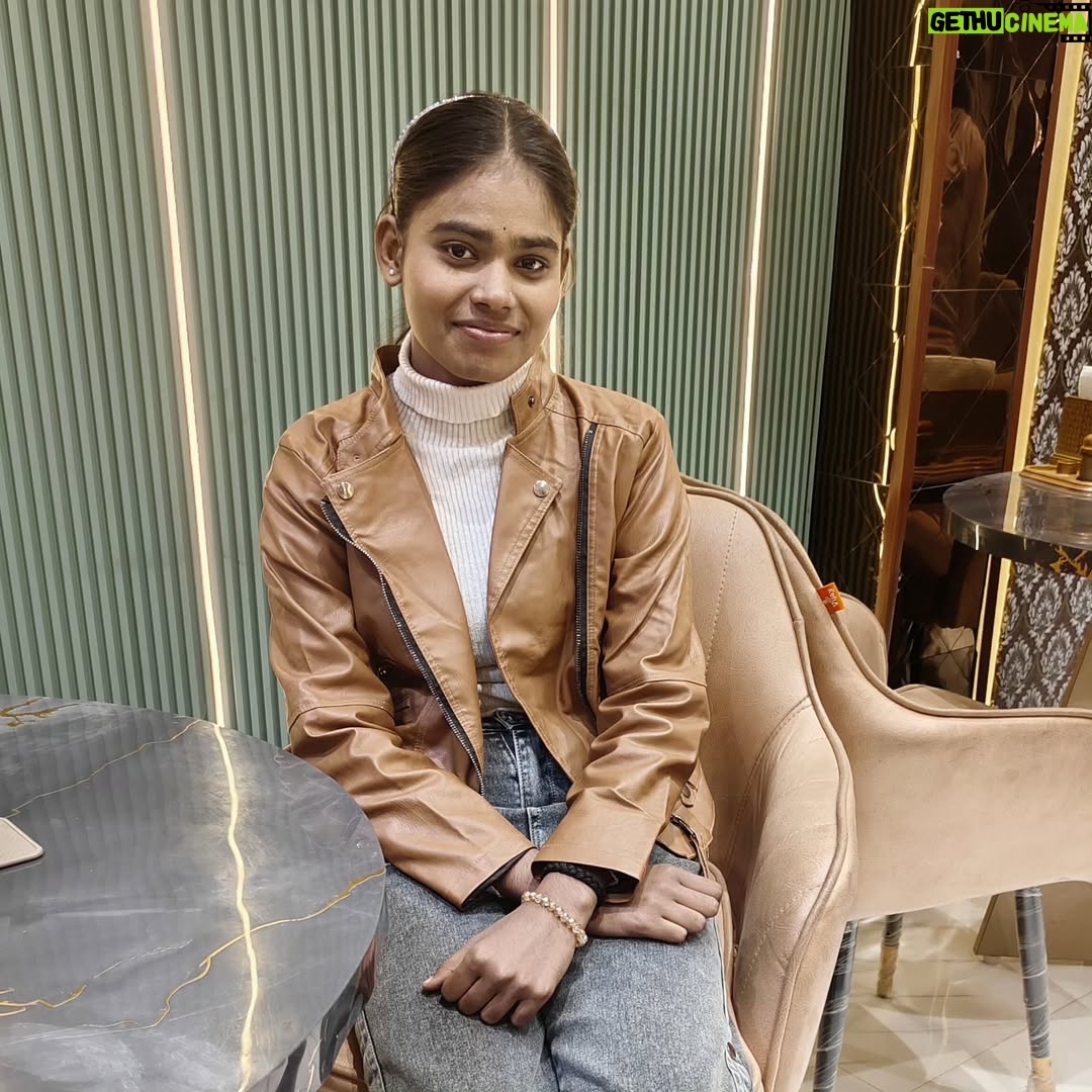 Amita Devi - 103 Likes - Mati with friends,👀✨❤️
.
.
.
.

#viral #trending #song #new#post