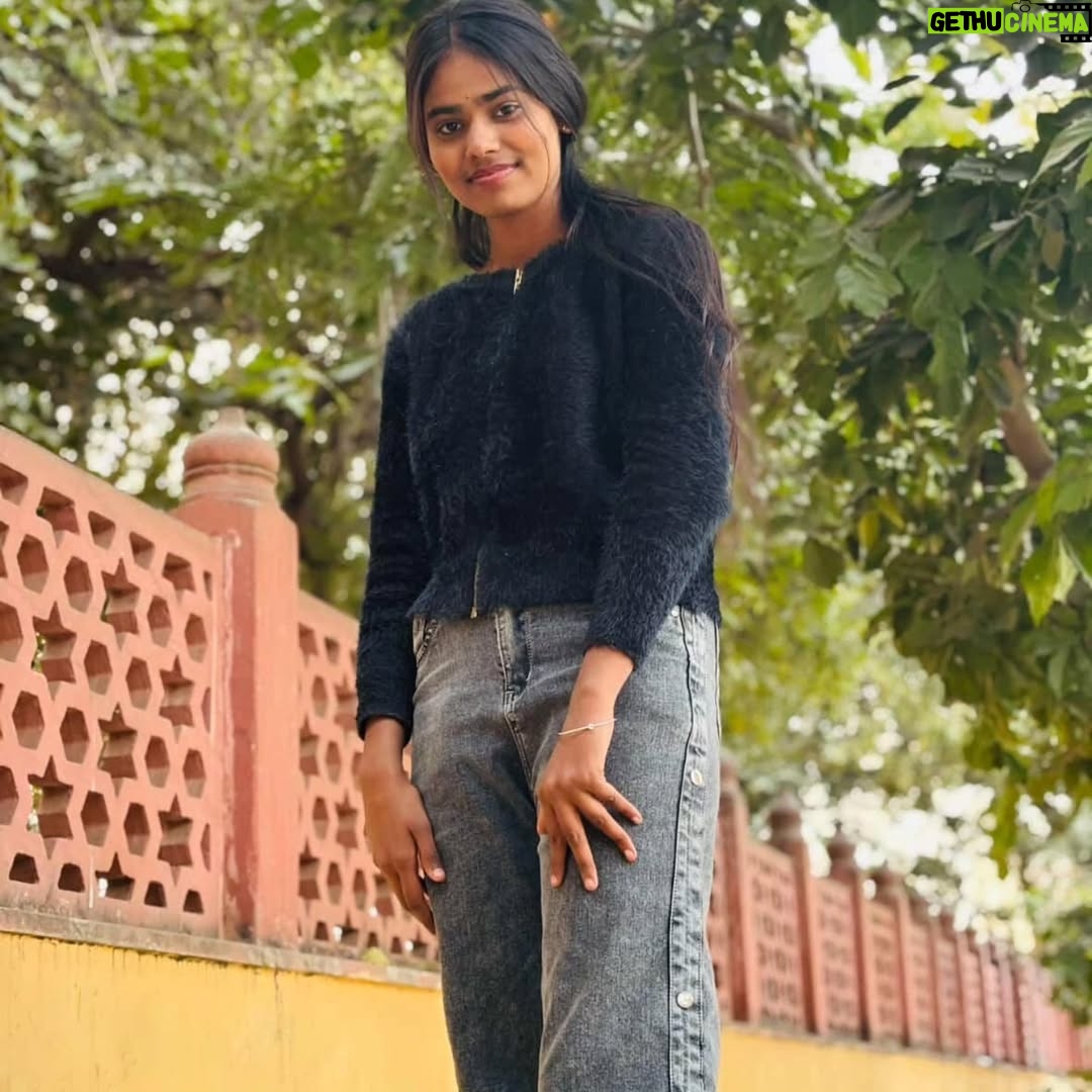 Amita Devi - 274 Likes - Tu agr meri.......❤️
.
.
.
.
.
#viral #trending #new#post #amufam #instafam #explore #post