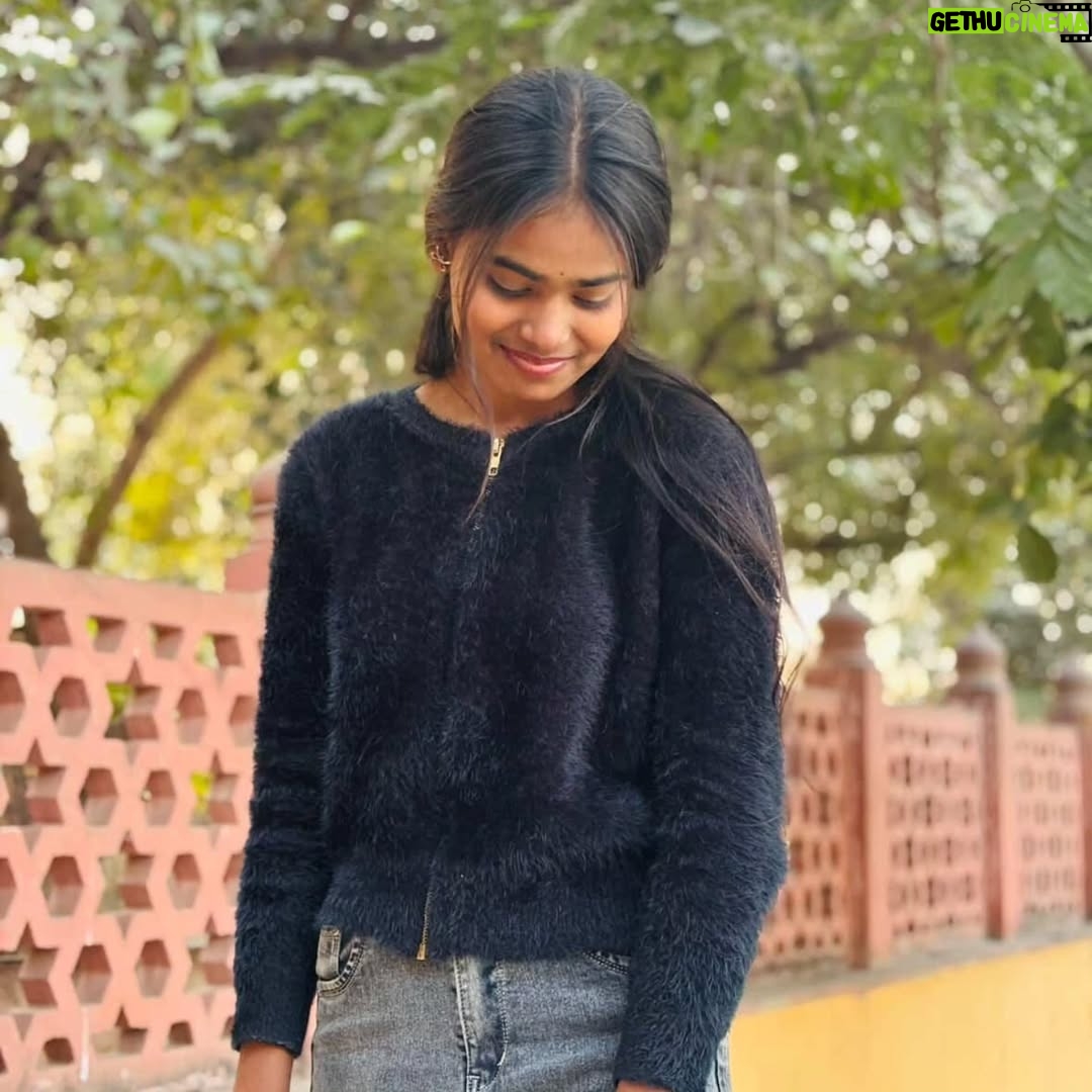 Amita Devi - 274 Likes - Tu agr meri.......❤️
.
.
.
.
.
#viral #trending #new#post #amufam #instafam #explore #post