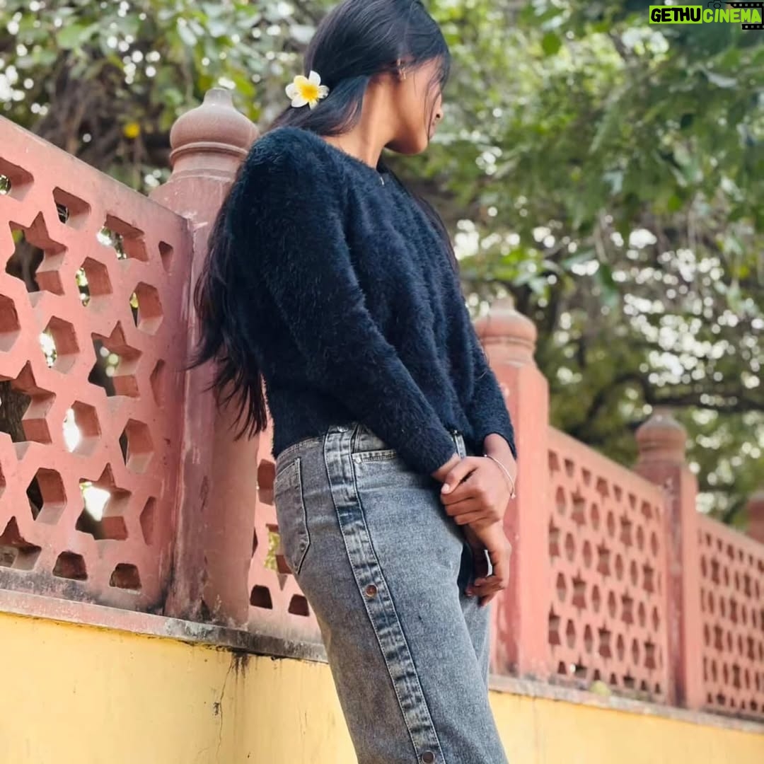 Amita Devi - 274 Likes - Tu agr meri.......❤️
.
.
.
.
.
#viral #trending #new#post #amufam #instafam #explore #post