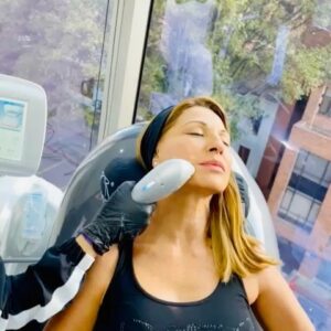 Amparo Grisales Instagram - NO ES MAGIA... pero el resultado es MÁGICO ...!!!
“ULTRAFORMER III” 👍💯
Una caricia para tu belleza natural...!!!
LO ÚLTIMO EN MEDICINA ESTÉTICA DE ALTA TECNOLOGÍA ...!!!
ULTRASONIDO Microfocalizado qué activa el Colágeno... penetrando en profundidad las capas de la PIEL dándole lozanía y TENSANDO sutilmente los MÚSCULOS con resultados espectaculares desde el primer momento...!!!
Sin cirugía..!!!
Sin agujas...!!!
Sin implantes o rellenos que te cambien tus rasgos naturales...!!!
Lindas ...Lindos...!!!
Bellos ... Bellas...!!!
“ULTRAFORMER III”.... para mujeres y hombres...!!!
@radacassab @alejandroradacassab
@ultraformercolombia
@medsystems.col
@dra.adrianaariza
#listaparalaaccion🎬🎥
#preparandoproyectos2021
#cuidémonosentretodos
#usatapabocas
#lavatelasmanos