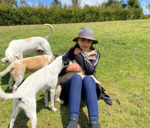 Amparo Grisales Instagram - En la GRANJA CANINA DEJANDO HUELLA con William Cortés y todo su equipo !!👏👏🐾🐾🐾🙏💕💕
Disfrutando de la amorosa compañía de los peludos rescatados …..ahora protegidos agradecidos y felices!!!
ADOPTA… y te llegarán bendiciones del Universo!!
@granjacaninadejandohuella
Gracias a los padres y madres adoptivas de los peludos!!
Nos envían fotos de ellos felices disfrutando del amor de sus nuevos protectores …!!
@funperroamor 🐾🐾🐾🐾🐾🙏🙏🙏💕💕💕💕