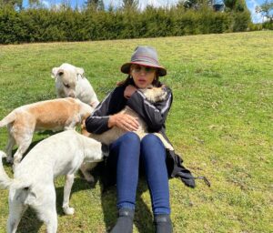Amparo Grisales Instagram - En la GRANJA CANINA DEJANDO HUELLA con William Cortés y todo su equipo !!👏👏🐾🐾🐾🙏💕💕
Disfrutando de la amorosa compañía de los peludos rescatados …..ahora protegidos agradecidos y felices!!!
ADOPTA… y te llegarán bendiciones del Universo!!
@granjacaninadejandohuella
Gracias a los padres y madres adoptivas de los peludos!!
Nos envían fotos de ellos felices disfrutando del amor de sus nuevos protectores …!!
@funperroamor 🐾🐾🐾🐾🐾🙏🙏🙏💕💕💕💕