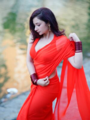 Amrita Mishra Instagram - Sundar š¦š§”
.
@pixelpassionfotography
@amritamisshraa
@pixellence_art
#explore #explorepage #saree #sareelover #sarees
(Sareeshoot, sarees , backpose, mumbai)
