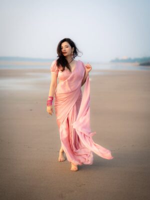 Amrita Mishra Instagram - She is soft like the saree she swearing šø
#manjdecollection #sareeecollection #soft #blouse #design #ownbrand #fashionable #sareesofinstagram