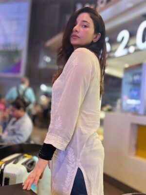 Amrita Mishra Instagram - Some love for my favourite colour šø
#msmishra #whitewear #myera