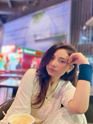 Amrita Mishra Instagram - Some love for my favourite colour šø
#msmishra #whitewear #myera