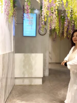 Amrita Mishra Instagram - Some love for my favourite colour šø
#msmishra #whitewear #myera