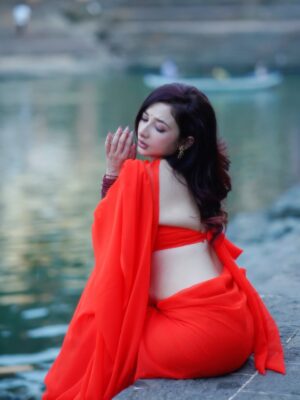 Amrita Mishra Instagram - Sundar š¦š§”
.
@pixelpassionfotography
@amritamisshraa
@pixellence_art
#explore #explorepage #saree #sareelover #sarees
(Sareeshoot, sarees , backpose, mumbai)