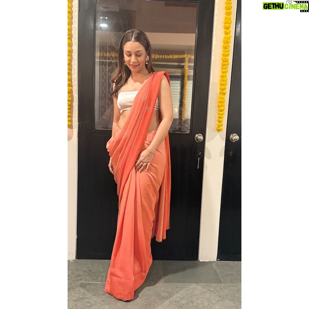 Amrita Puri - 2.5K Likes - 🧡 🪔  @vaibhav.rekhi and @diamirzaofficial are all the love and light we need. Bringing together the best.

*Repeated my crop top with a different sari story. 
Clearly I have a thing for bright colours and marigolds. 

(Thanks for those solo stills @sayanigupta).