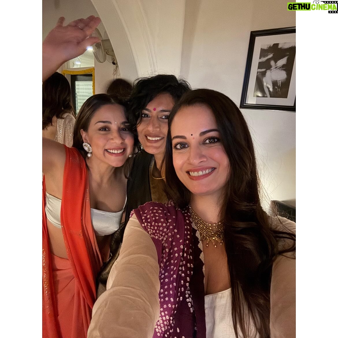 Amrita Puri - 2.5K Likes - 🧡 🪔  @vaibhav.rekhi and @diamirzaofficial are all the love and light we need. Bringing together the best.

*Repeated my crop top with a different sari story. 
Clearly I have a thing for bright colours and marigolds. 

(Thanks for those solo stills @sayanigupta).