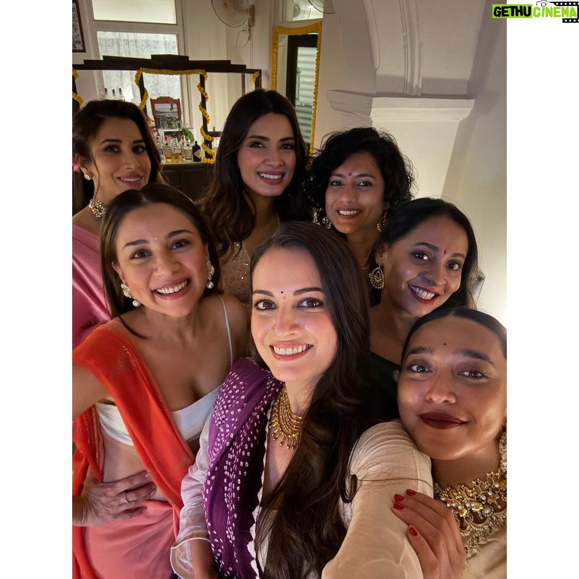 Amrita Puri - 2.5K Likes - 🧡 🪔  @vaibhav.rekhi and @diamirzaofficial are all the love and light we need. Bringing together the best.

*Repeated my crop top with a different sari story. 
Clearly I have a thing for bright colours and marigolds. 

(Thanks for those solo stills @sayanigupta).