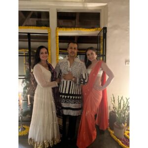 Amrita Puri Instagram - 🧡 🪔  @vaibhav.rekhi and @diamirzaofficial are all the love and light we need. Bringing together the best.

*Repeated my crop top with a different sari story. 
Clearly I have a thing for bright colours and marigolds. 

(Thanks for those solo stills @sayanigupta).