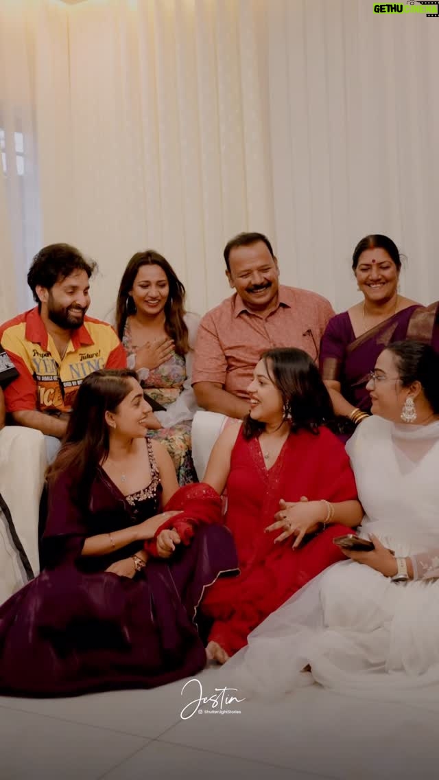 Amrutha Nair - 80.4K Likes - 🥺🫂
Video @__jestin_james 
#housewarming #newhome
