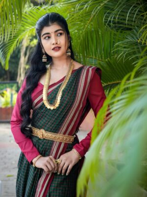 Amrutha Prem Instagram - Just a lil ಹುಬ್ಬಳ್ಳಿ ಹುಡುಗಿ moment 😉💛

Makeup,hair & draping: @kumar_n_makeover✨
Blouse: @haritva_designer_studio✨
P.C: @pixcelspace ✨
Saree & Styling: @jyothiprem1008 🙇🏻‍♀️❤️
For @thejewelleryshow 

#amruthaprem #ilkalsareelove❤️ #hubli