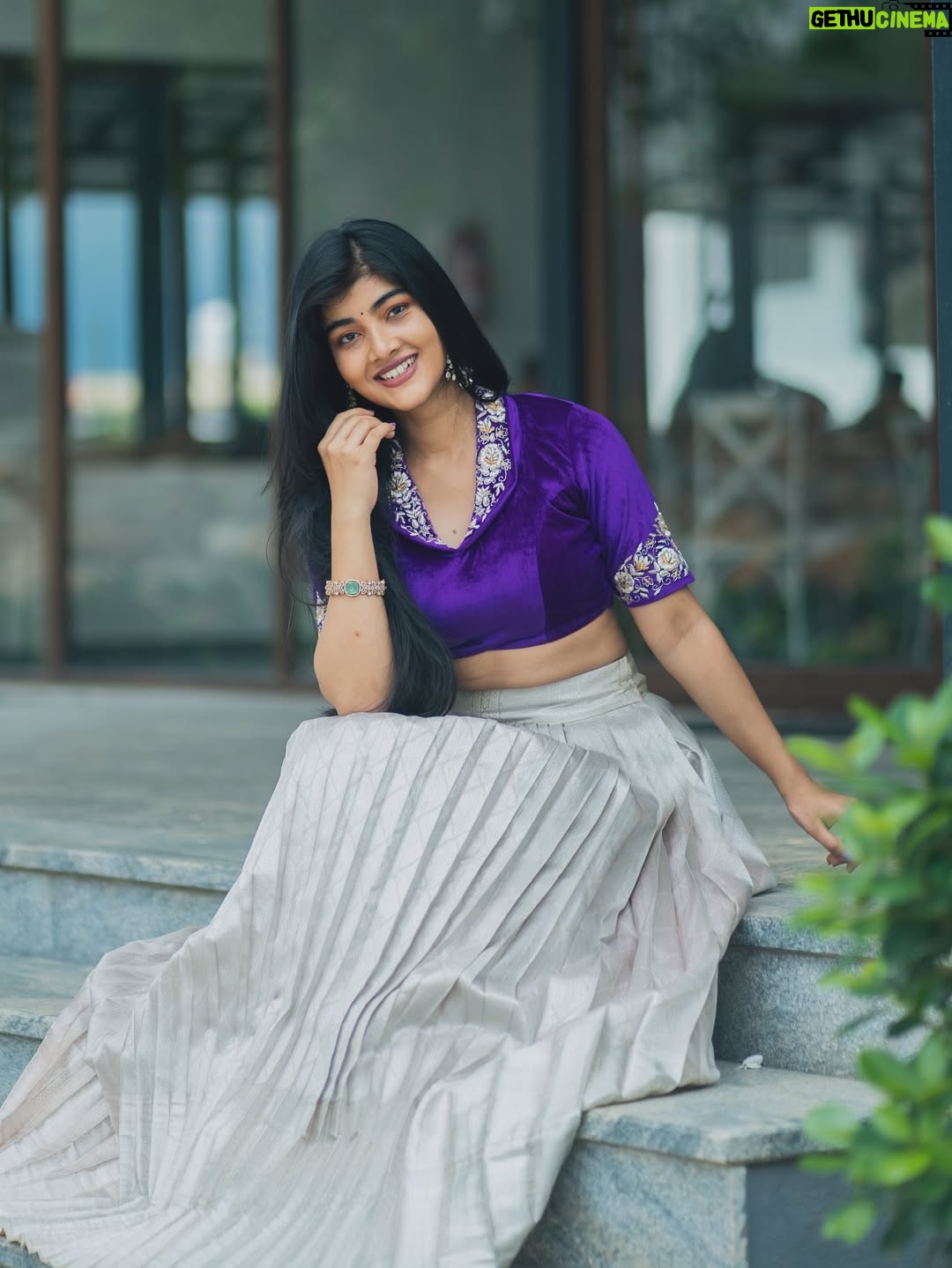 Amrutha Prem - 30.8K Likes - 💕

Wearing: @haritva_designer_studio 🪻
Accessories: @thespatika ✨
P.C: @_n.i.k.k.y___ 🫶

#amruthaprem #bestieengagement💍 #bridesmaiddress #longduepost