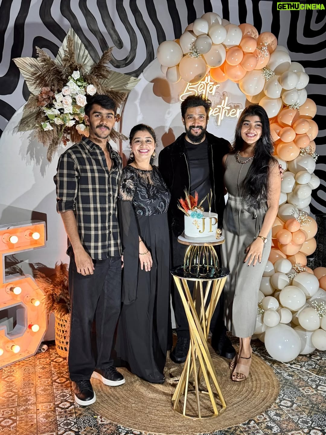 Amrutha Prem - 100.3K Likes - 🤍

🧿🪬