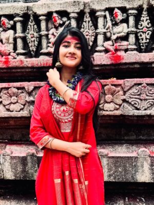 Amrutha Prem Instagram - Another Blessed Friday🙏🏻❤️ @kamakhyamandir 
Thankyou for making this happen @ikarunya 😘