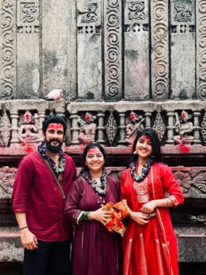 Amrutha Prem Instagram - Another Blessed Friday🙏🏻❤️ @kamakhyamandir 
Thankyou for making this happen @ikarunya 😘