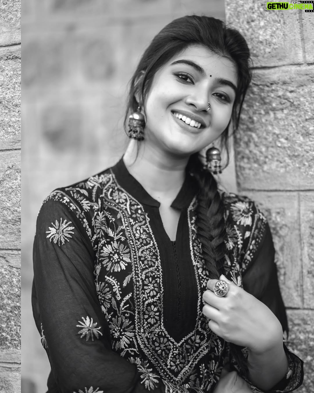 Amrutha Prem - 34.8K Likes - ದೀಪಾವಳಿ ಹಬ್ಬದ ಶುಭಾಶಯಗಳು 🌻❤️✨

Makeup: @arushmakeover ✨
Shot by: @framesbyvikaskakolu ✨
Hair: @hairbysharada_murthy ✨