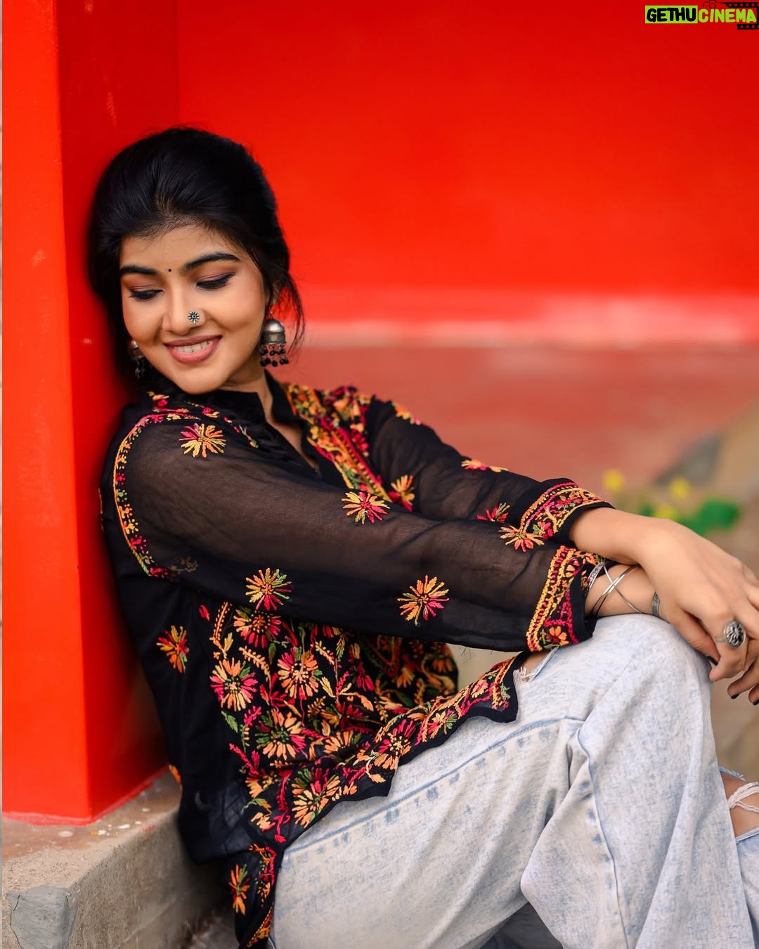 Amrutha Prem - 34.8K Likes - ದೀಪಾವಳಿ ಹಬ್ಬದ ಶುಭಾಶಯಗಳು 🌻❤️✨

Makeup: @arushmakeover ✨
Shot by: @framesbyvikaskakolu ✨
Hair: @hairbysharada_murthy ✨