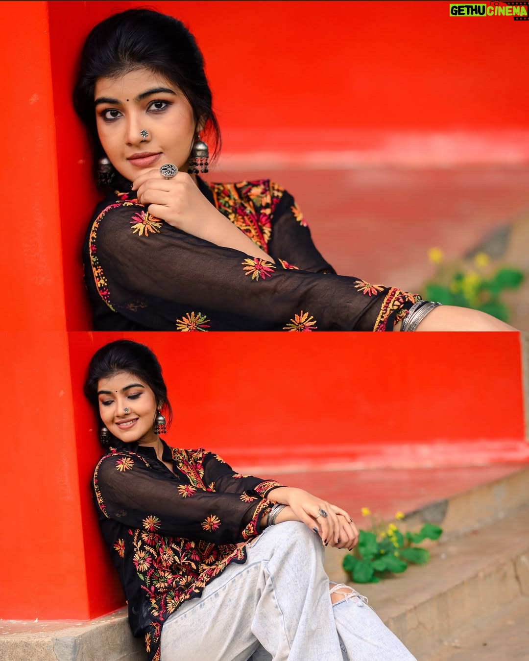 Amrutha Prem - 34.8K Likes - ದೀಪಾವಳಿ ಹಬ್ಬದ ಶುಭಾಶಯಗಳು 🌻❤️✨

Makeup: @arushmakeover ✨
Shot by: @framesbyvikaskakolu ✨
Hair: @hairbysharada_murthy ✨