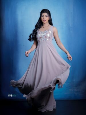 Amrutha Prem Instagram - Turned into Princess for a moment 🤎🎀

Shot by: @portrait_by_acchu 
Wearing: @haritva_designer_studio 
Makeup: @arushmakeover 
Hair: @blushberry_makeovers