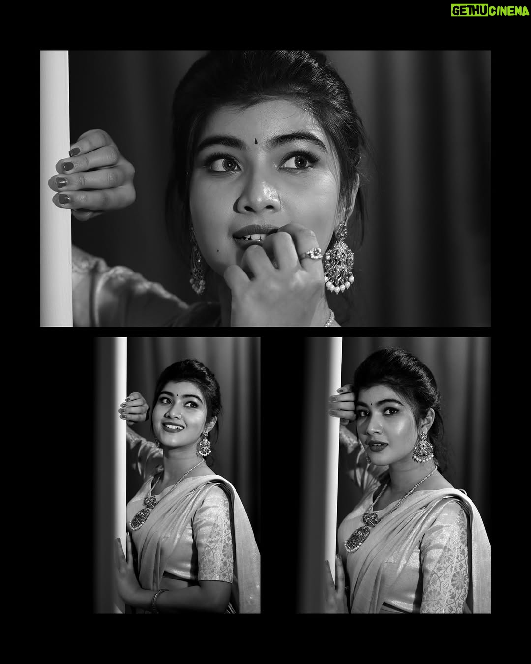 Amrutha Prem - 34.8K Likes - 🪈🦚

Wearing: @haritva_designer_studio 
Makeup & Hair: @geetha_artistry_ & @sahanadhani__makeover 
Captured by: @pixcelspace
